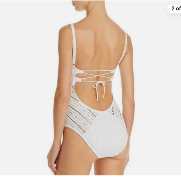 Robin Piccone Clarissa V Neck Crochet One Piece In White  size 8 - Picture 3 of 5